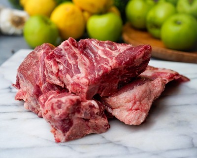 Свинина на кости охлаждённая 1 кг - купить в 14 км дороги Кемь-Калевала